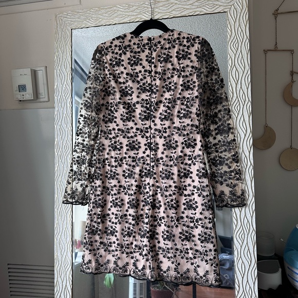 Betsey Johnson beige nude cream with black lace overlay shift dress size 6 tie - Picture 2 of 6